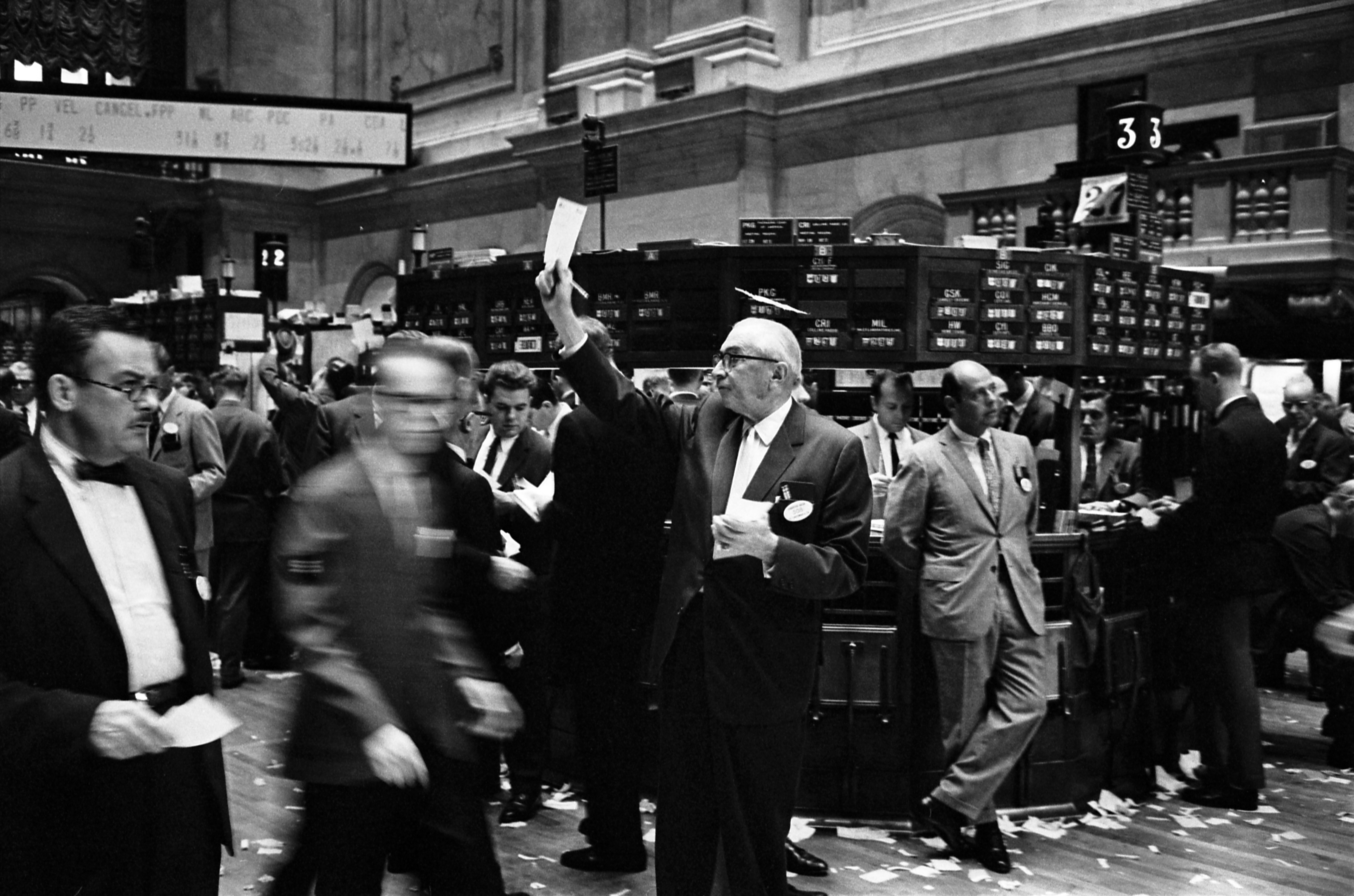 NY_stock_exchange_traders_floor_LC-U9-10548-6